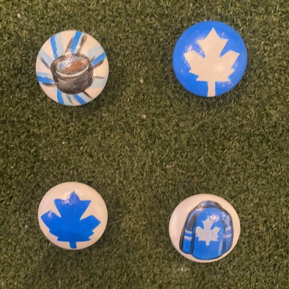 CUSTOM TORONTO MAPLE LEAF DRAWER PULLS - Picture 4 of 5
